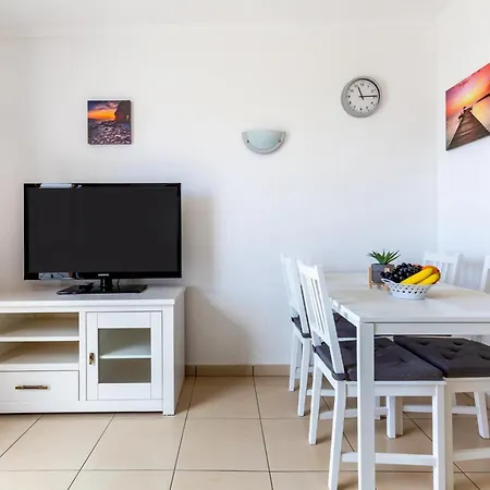 Port Royale 141, Bright Apartment, Heated Pool Apartamento