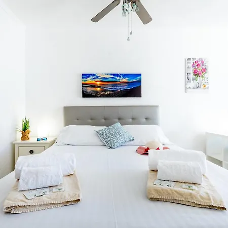 Port Royale 141, Bright Apartment, Heated Pool Apartamento